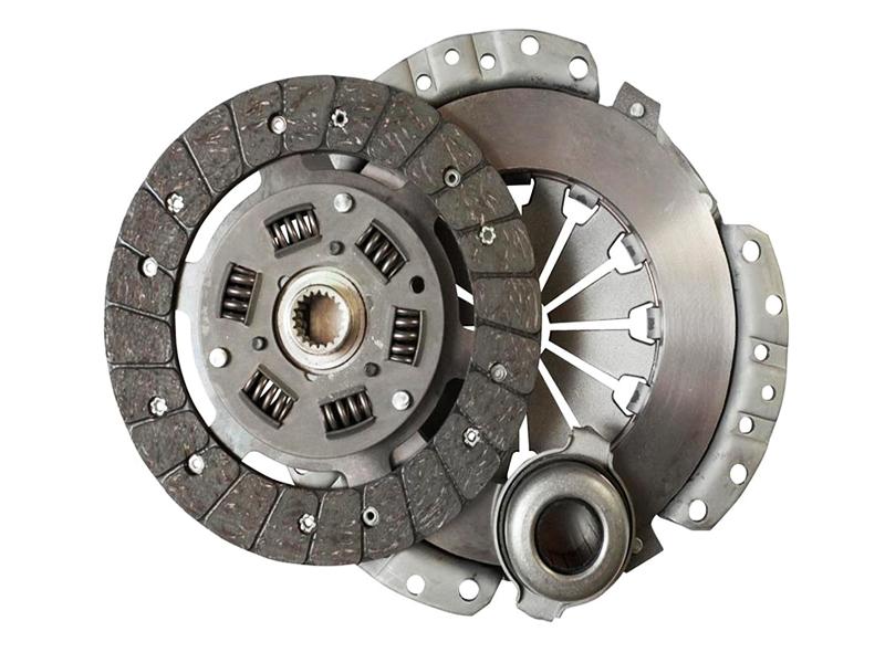 Kiểm tra và sửa chữa bộ ly hợp ô tô tại garage uy tín